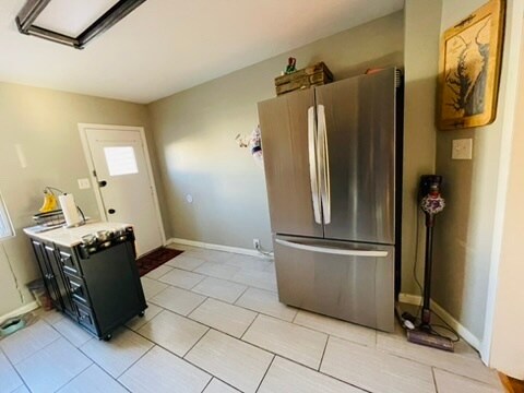 Kitchen - 525 S Luzerne Ave