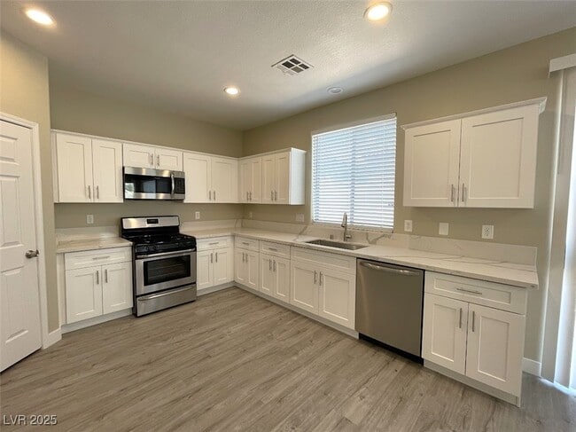 Building Photo - 8050 Villa Avada Ct