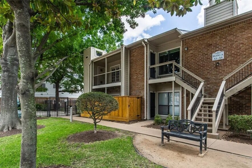 Building Photo - 2001 Bering Dr