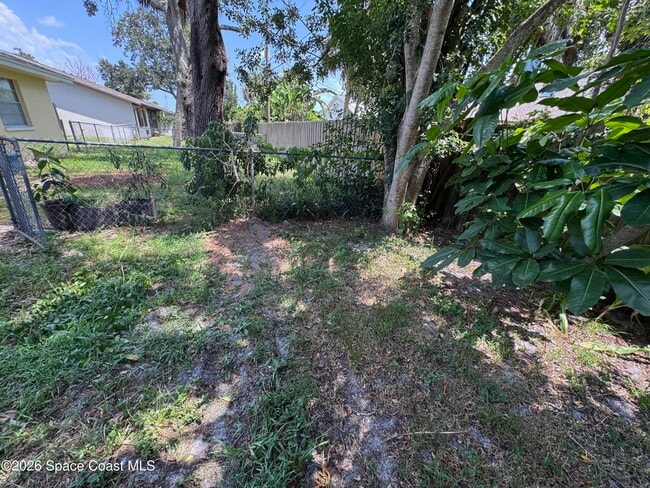 Building Photo - 1723 Bruman Terrace