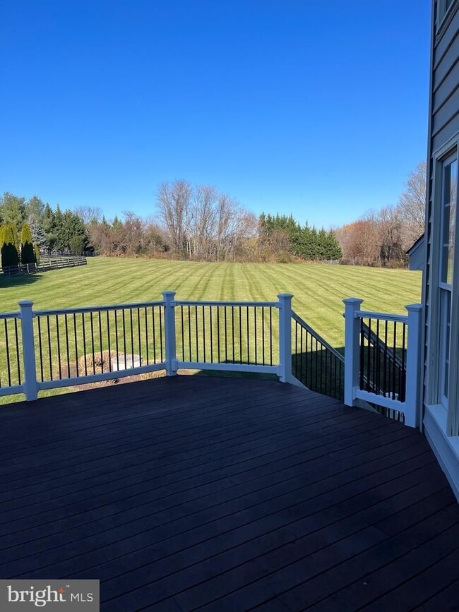 Building Photo - Gorgeous Home on 3 Acres