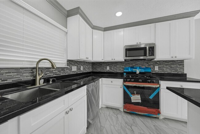 Building Photo - 3515 Walden Dr