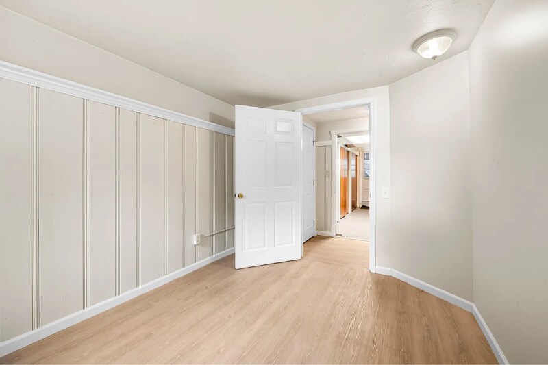 Building Photo - 205 Westowne Rd