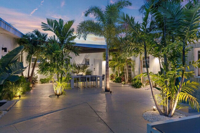 Building Photo - 2407 NE 33rd Ave