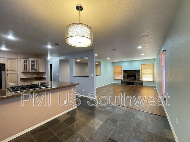 Building Photo - 1394 Mirada Dr