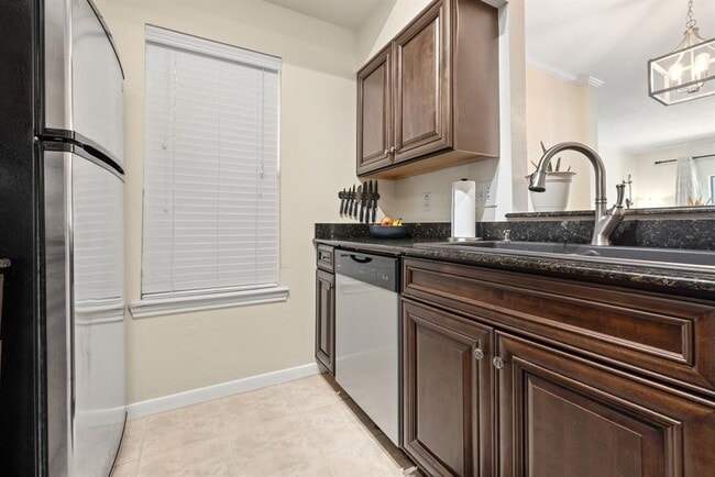 Building Photo - 6000-3 Shepherd Mountain Cove