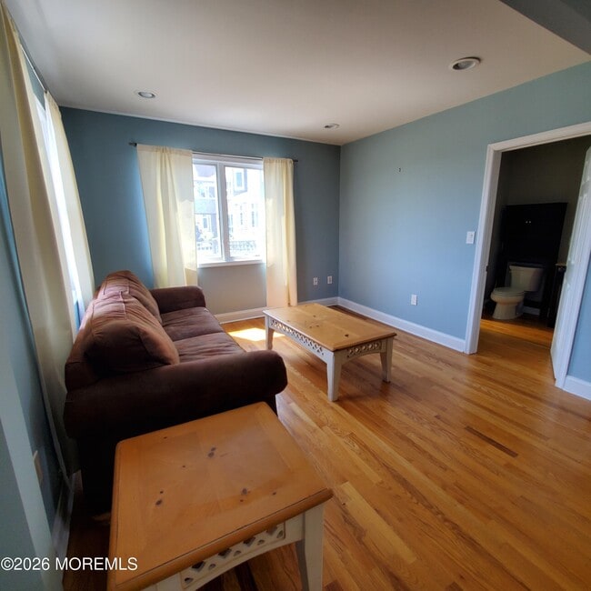 Building Photo - 754 Ocean Ave