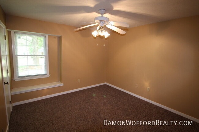 Building Photo - 308 Longmeadow Ct N