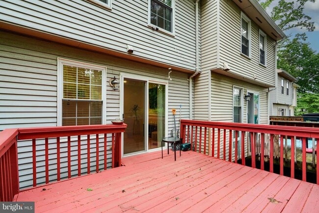Building Photo - 6608 Ducketts Ln