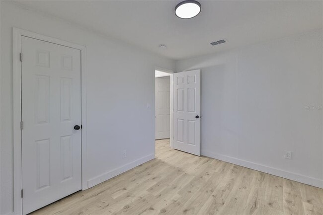 Building Photo - 875 53rd Terrace N