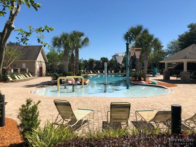 Building Photo - 2110 Pebble Point Dr
