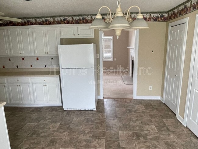 Building Photo - 133 Juniper Ct