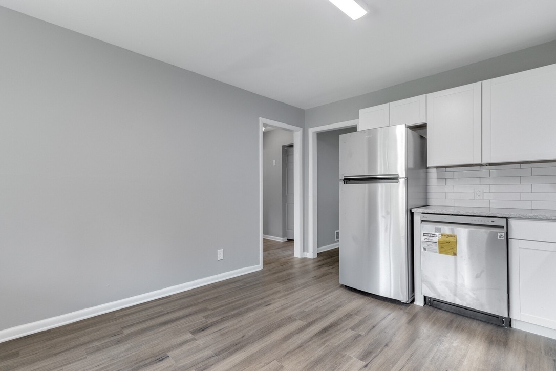 Kitchen view to hallway - 2058 Nettie Ct
