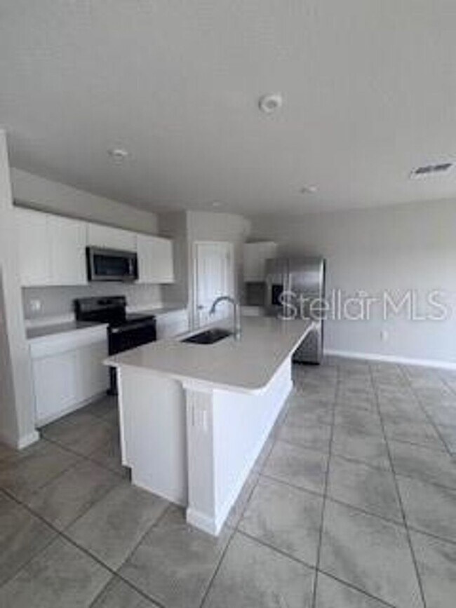 Building Photo - Haines City Charmer