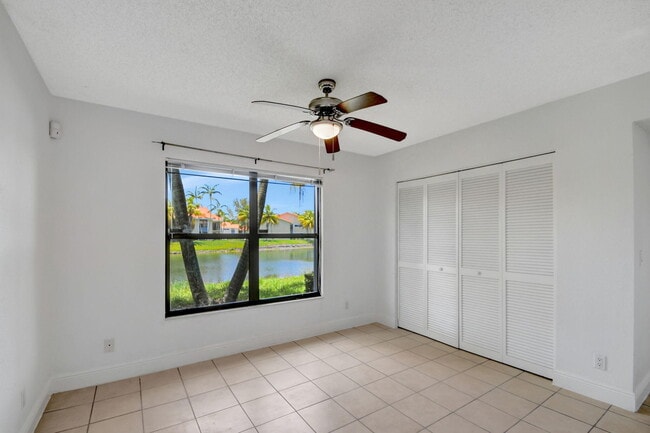 Building Photo - 1495 Lake Crystal Dr