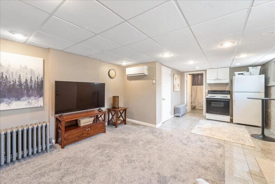 Building Photo - 1318 14th Ave