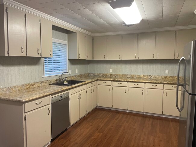 Building Photo - 6220 Ridge Rd