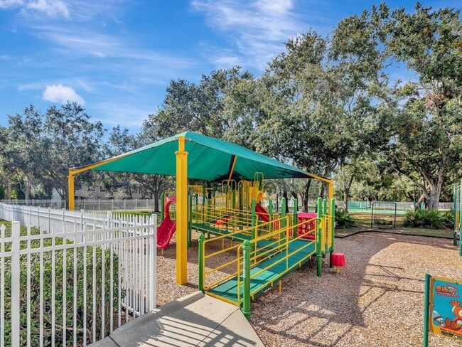 Building Photo - 34902 Teeview Ln