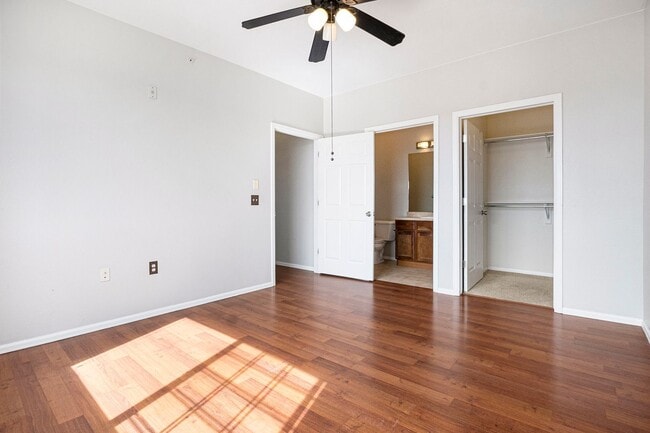 Building Photo - Beautiful 2BD 2Bath Condo with Views