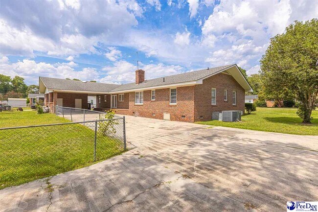 Building Photo - 2318 W Heron Dr