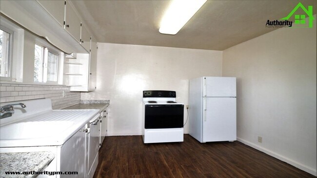 Building Photo - 1137 Magnolia Ave