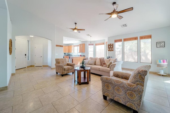 Building Photo - 1549 E Judi Pl