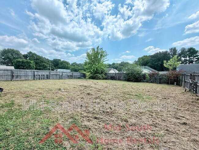 Building Photo - 2587 Wellons Ave