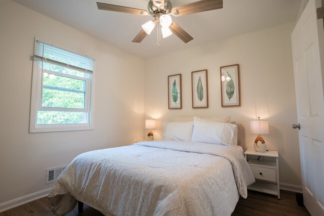 Building Photo - 411 Bromwell Dr