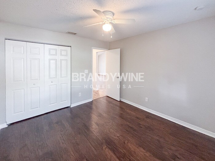 Building Photo - 1721 Brandon Trace Ave