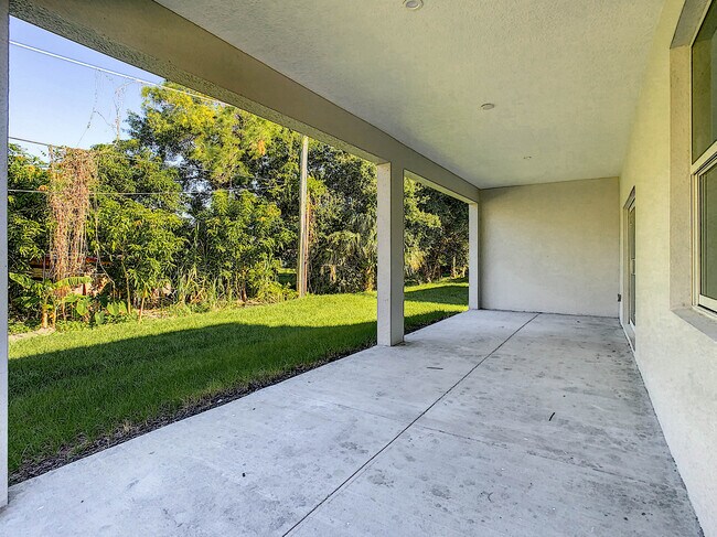 Building Photo - 5237 Jennings St