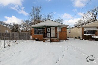 Building Photo - 3 Bed 2 Bath Ranch Eastside