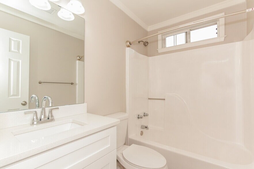 Building Photo - 4907 Hunters Knoll Dr