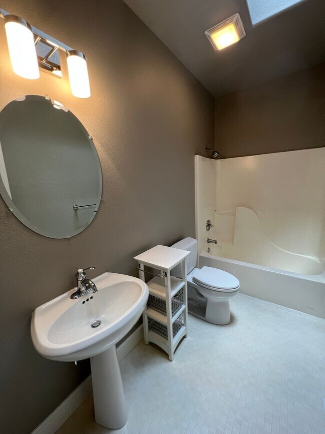 Building Photo - Spacious home with a large bonus room!  We...