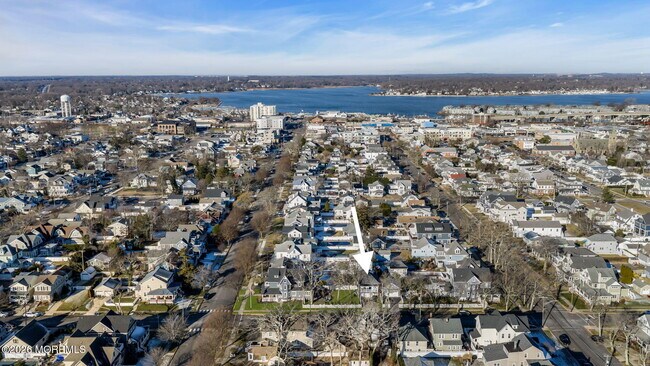 Building Photo - 903 C St