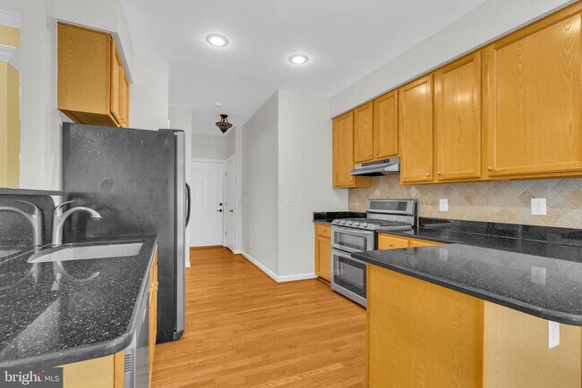 Building Photo - 46855 Willowood Pl
