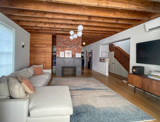 Building Photo - 413 Ridge St