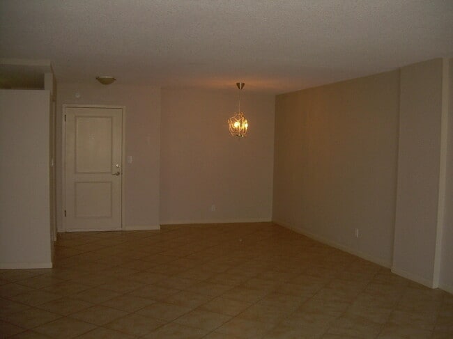 Building Photo - 1000 Spanish River Rd