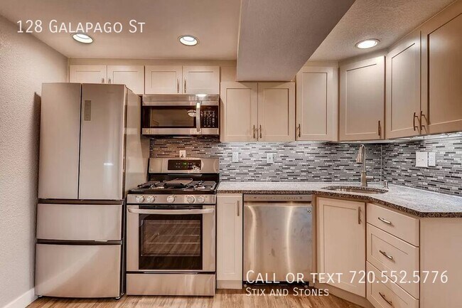 Building Photo - 128 Galapago St