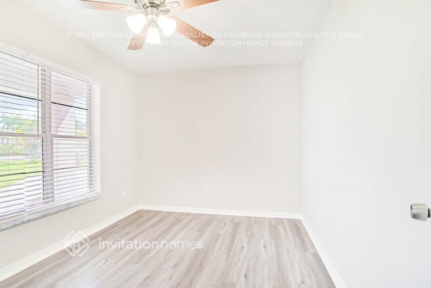 Building Photo - 408 Martigues Dr