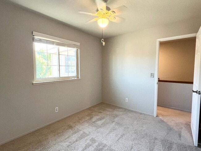 Building Photo - Beautiful Four Bedroom Home in Elk Grove