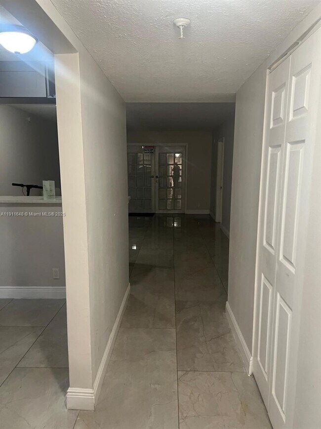 Building Photo - 4760 Lucerne Lakes Blvd W