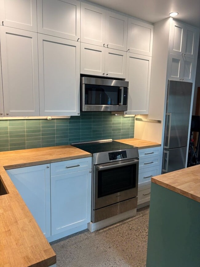 Building Photo - Downtown Bozeman Apartment for Rent!