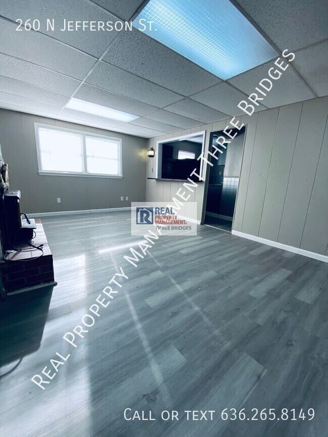 Building Photo - 260 N Jefferson St