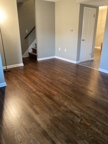 Building Photo - 1044 Stonybridge Dr