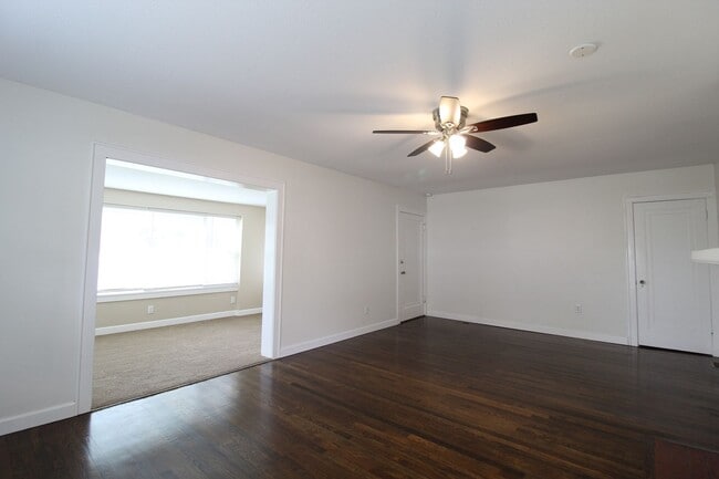 Building Photo - Remodeled 2 Bedroom 1 Bath Duplex Blocks F...