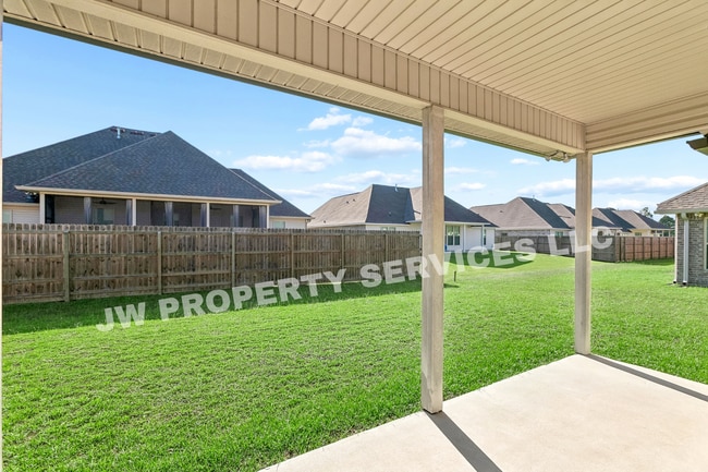 Building Photo - 44208 Huntley Rd