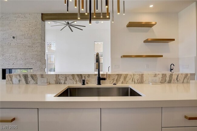 Building Photo - 9116 Eagle Ridge Dr