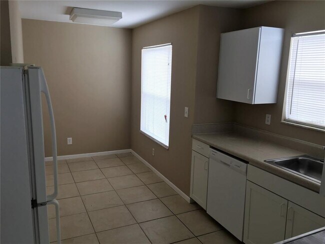 Building Photo - 2536 Woodgate Blvd