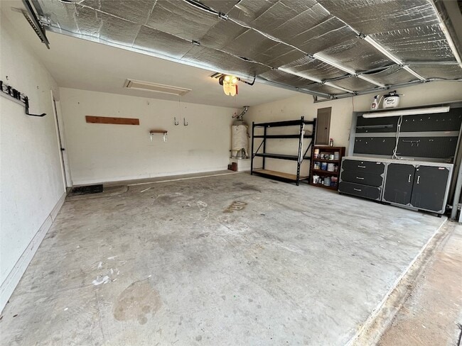 Building Photo - 3917 Miramar Dr