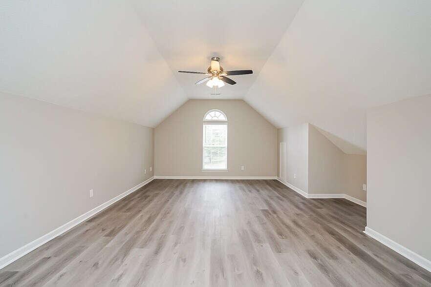 Building Photo - 1802 Cabe Ct